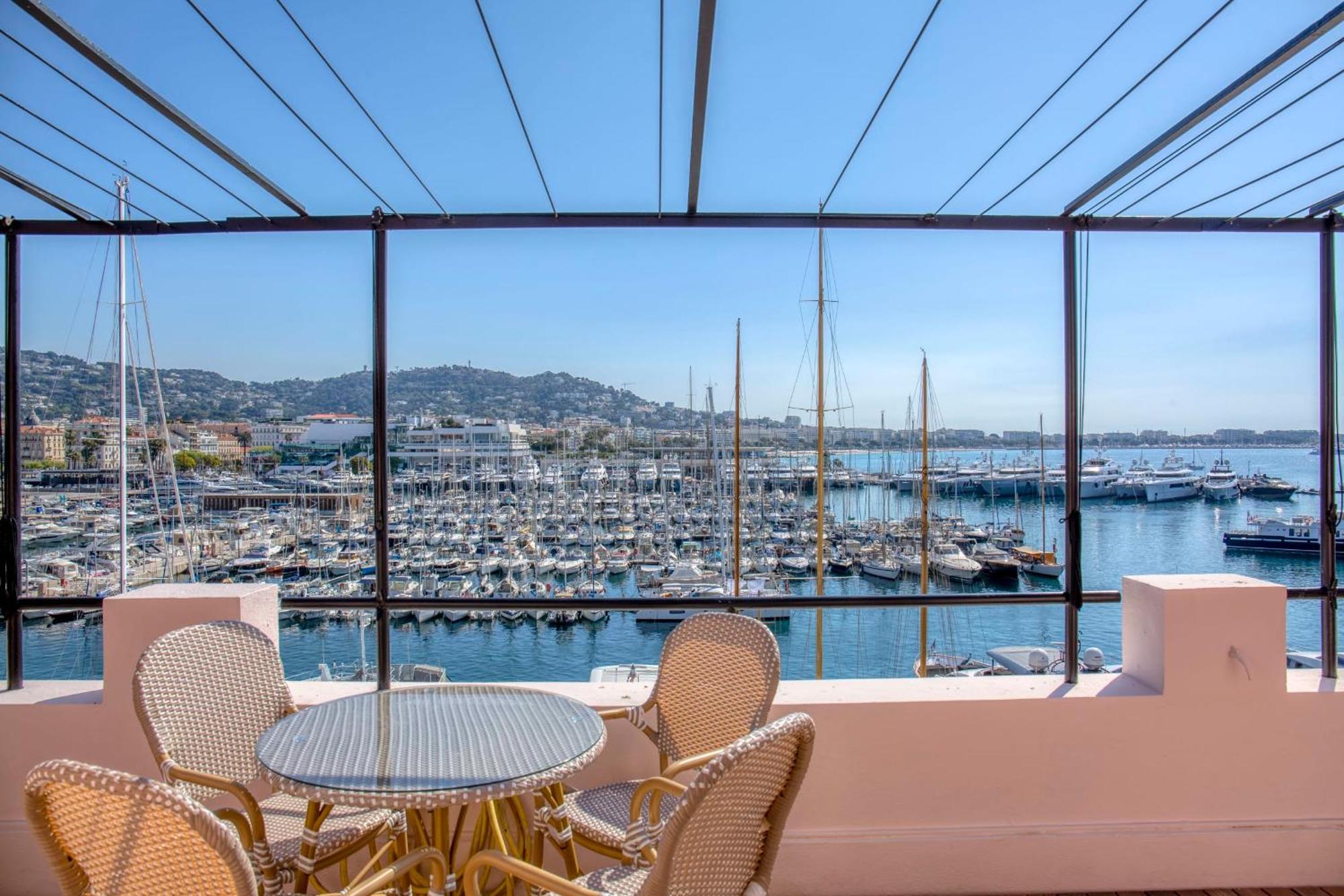Ref 1923 - Old Port - Sea View For Rent Appartement Cannes