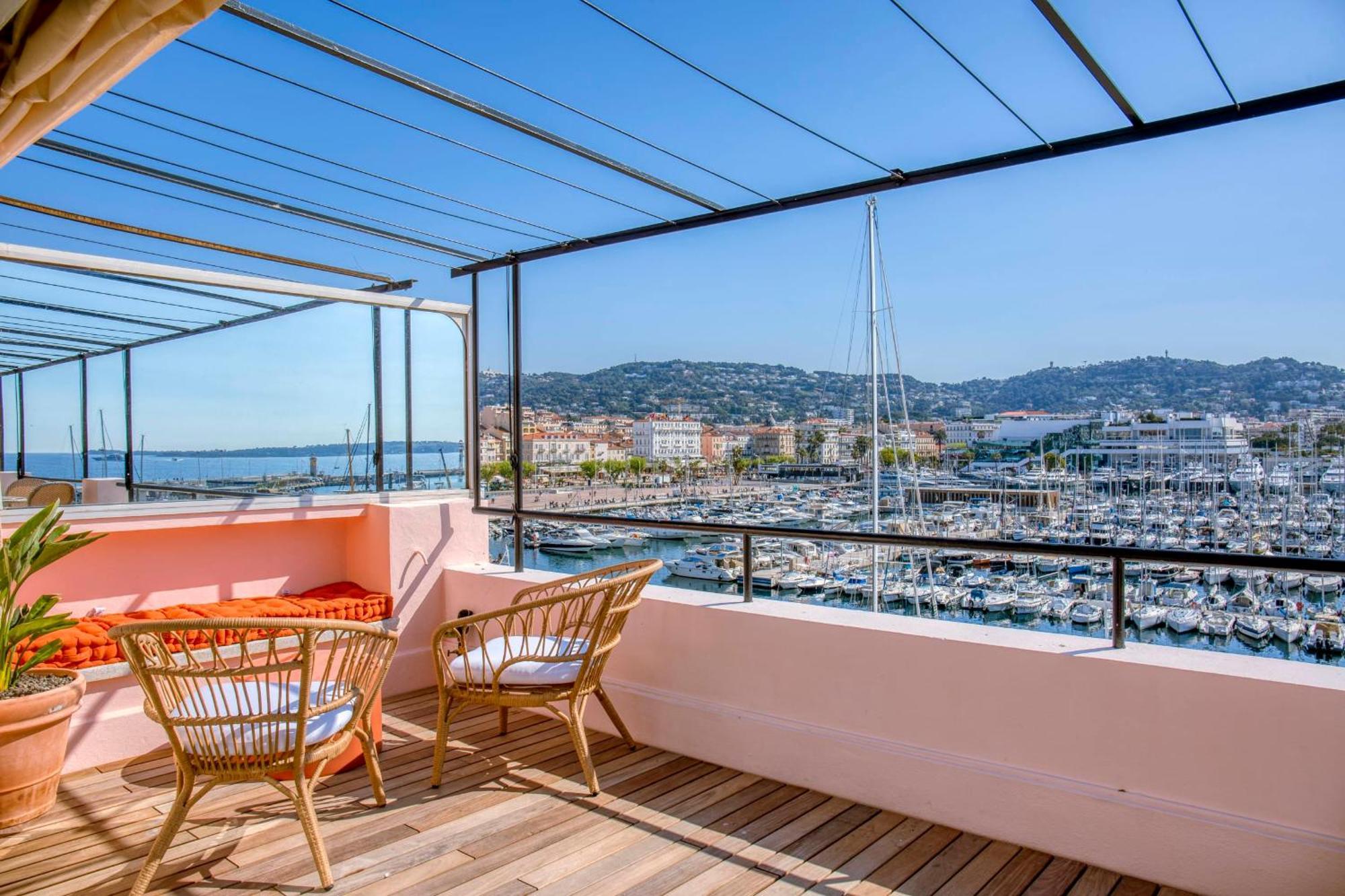 Ref 1923 - Old Port - Sea View For Rent Cannes