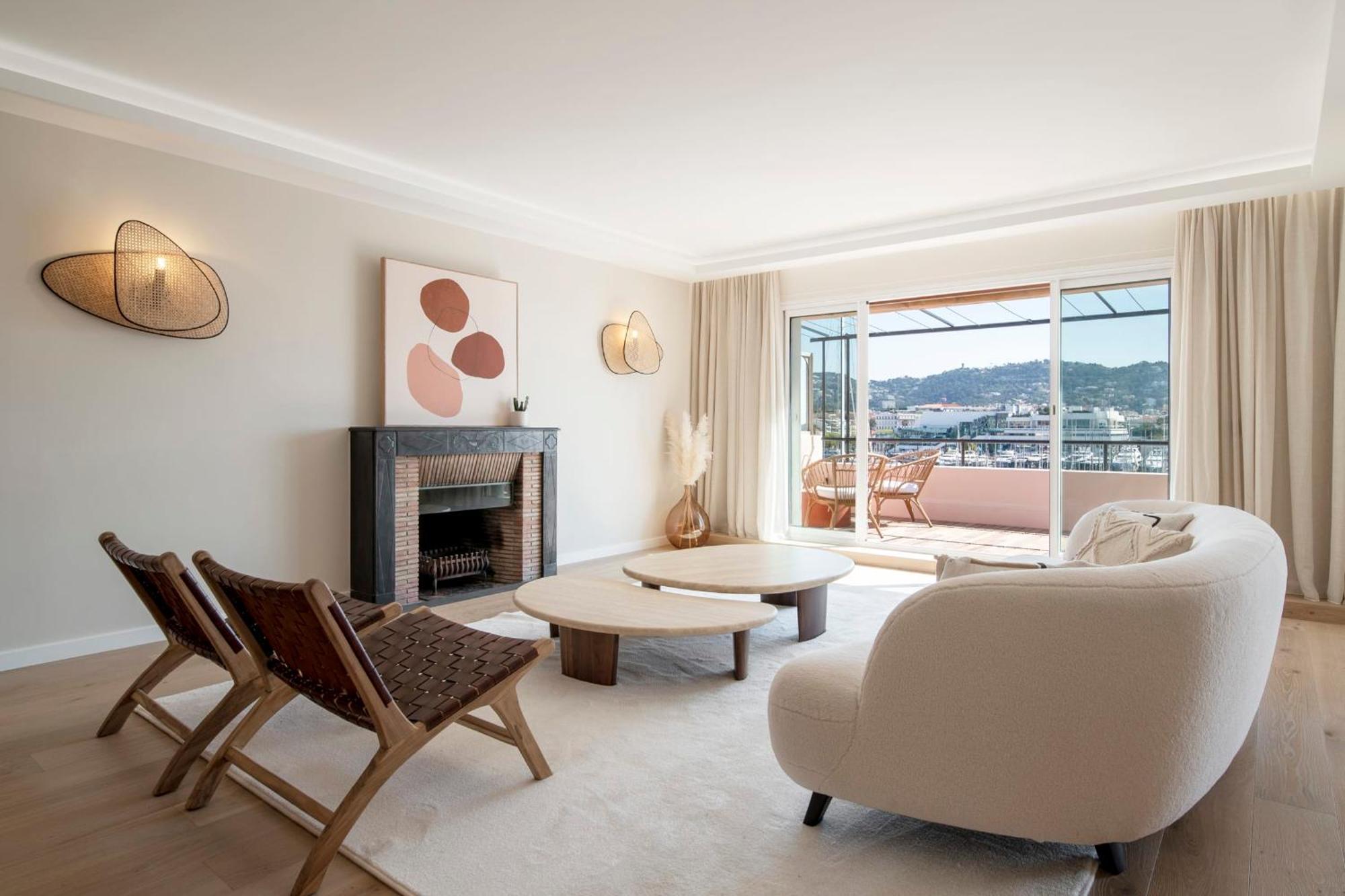 Appartement Ref 1923 - Old Port - Sea View For Rent