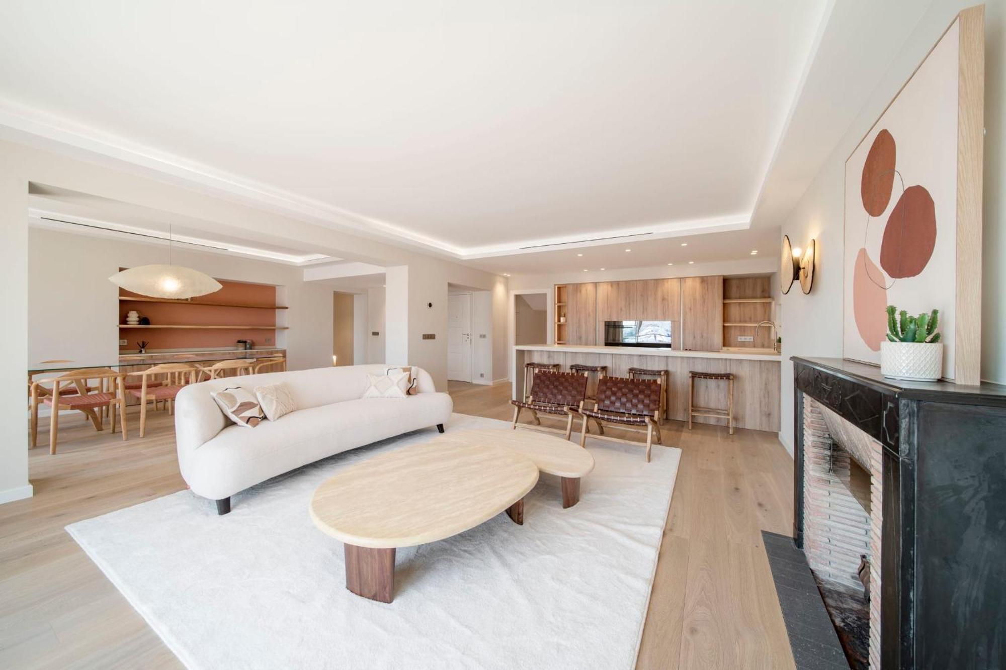 Ref 1923 - Old Port - Sea View For Rent *